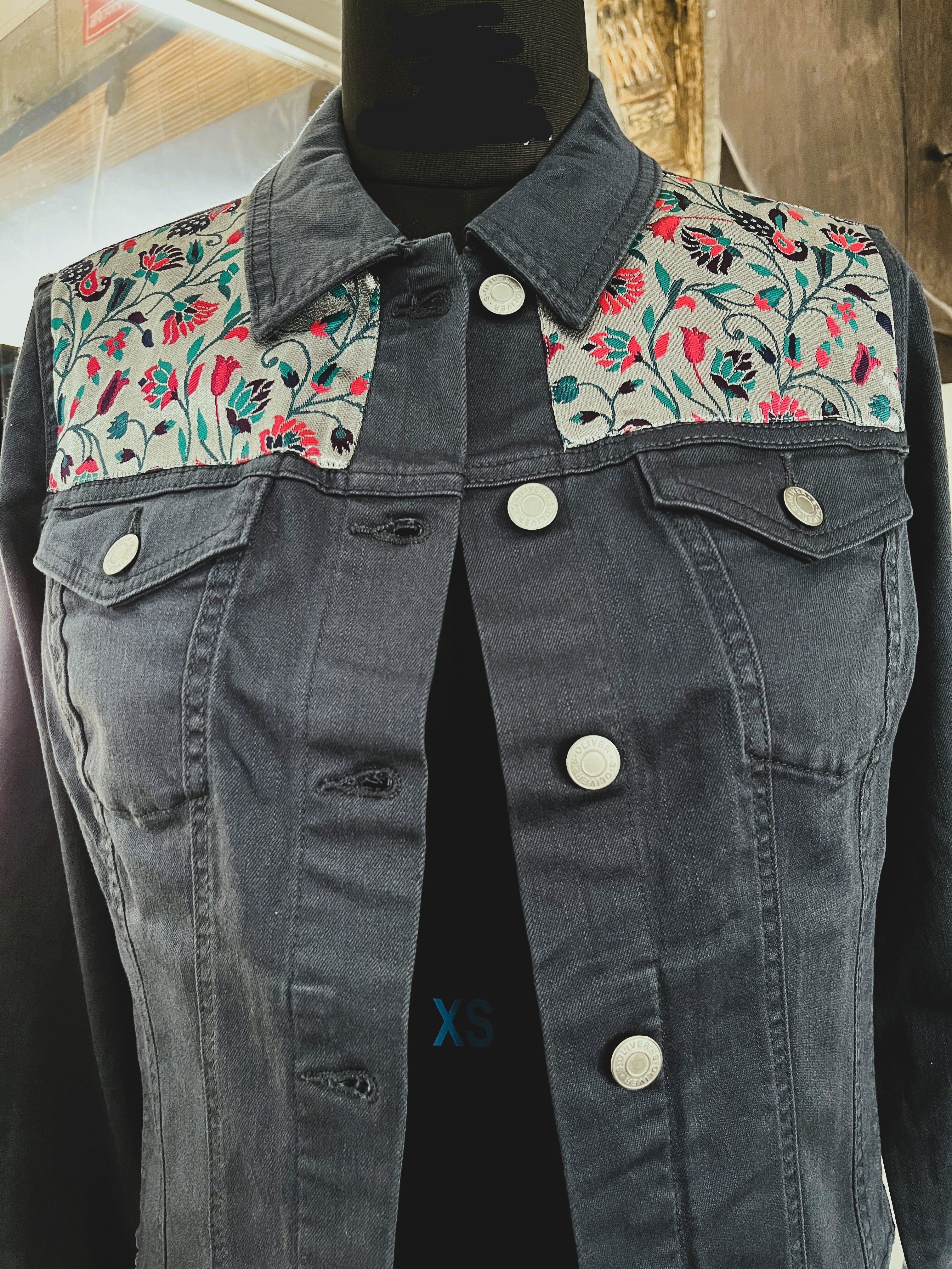 DENIM SHIRT JACKET - SIZE SMALL